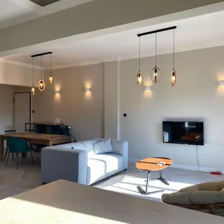 Lovely 2 Bedroom Near The Acropolis